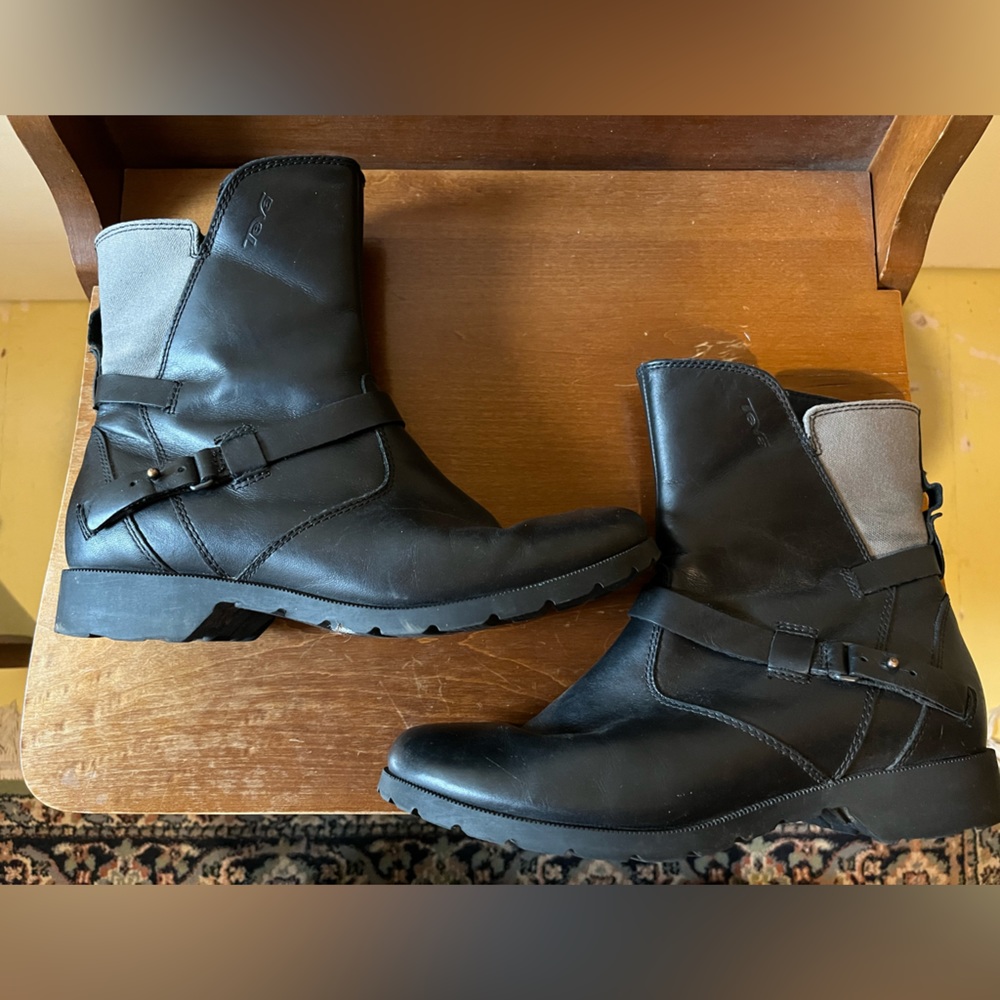 Teva De La Vina Waterproof Black Leather Rubber Sole Bootie - SZ 8.5